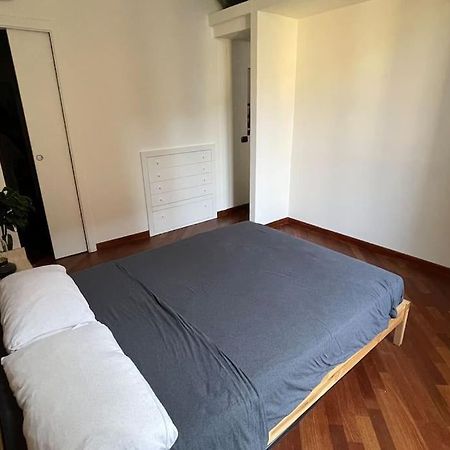 "Iris" Milano Lunigiana In Stazione Centrale Apartman Kültér fotó