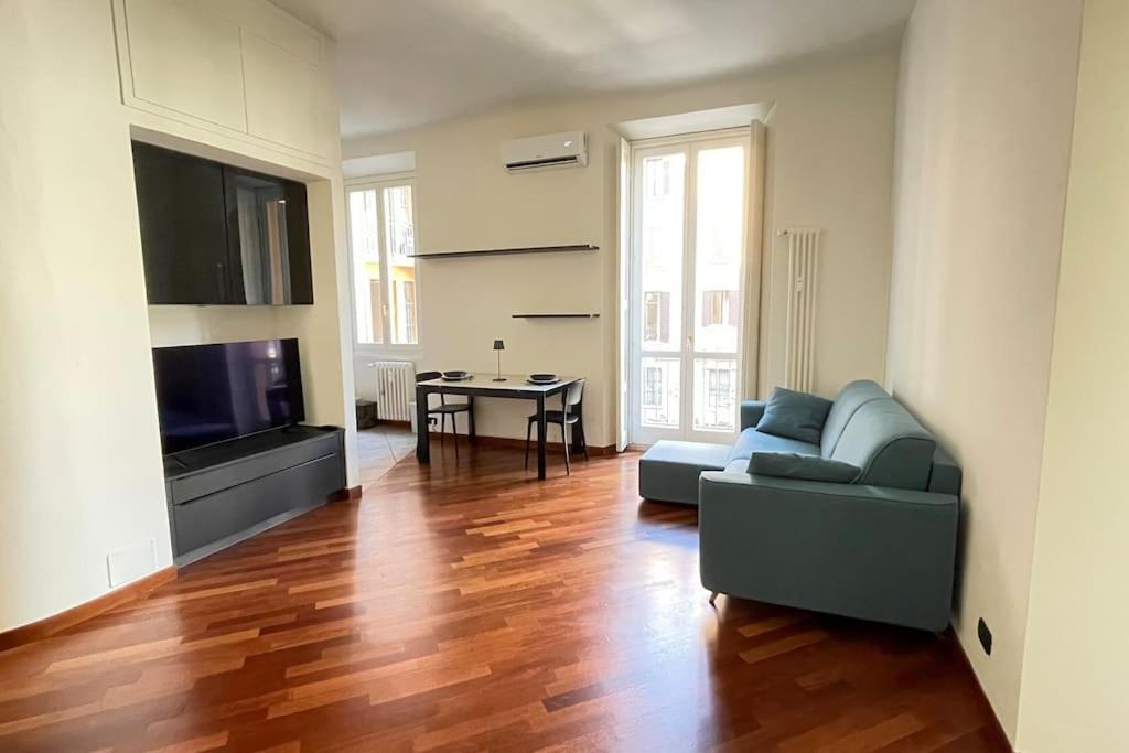 "Iris" Milano Lunigiana In Stazione Centrale Apartman Kültér fotó