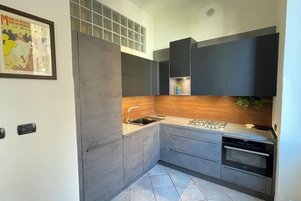 "Iris" Milano Lunigiana In Stazione Centrale Apartman Kültér fotó