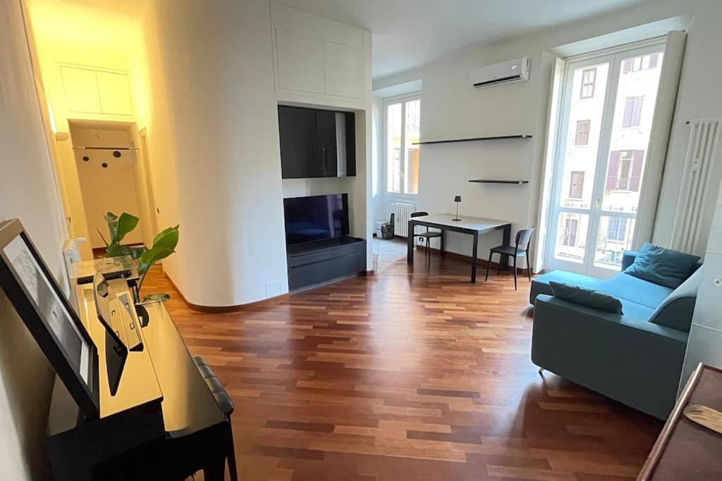 "Iris" Milano Lunigiana In Stazione Centrale Apartman Kültér fotó